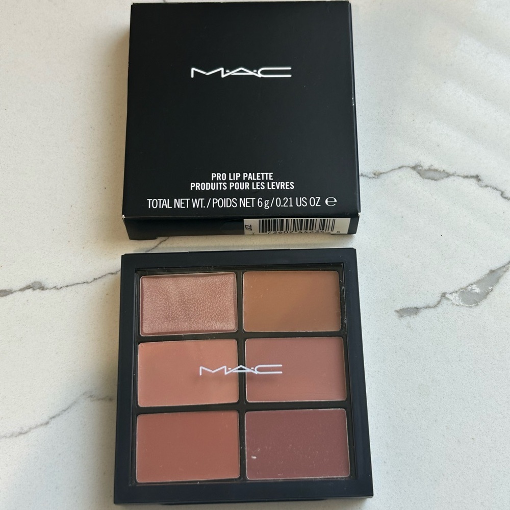 MAC Cosmetics Pro Lip Palette - Necessary
Nudes Shades